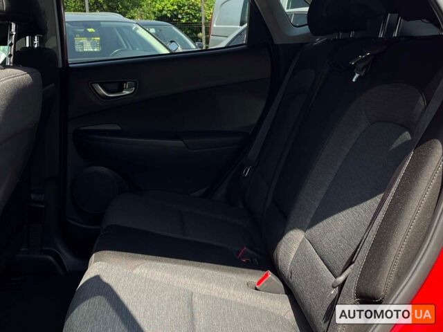 Красный Хендай Kona, объемом двигателя 64 л и пробегом 27 тыс. км за 21500 $, фото 10 на Automoto.ua