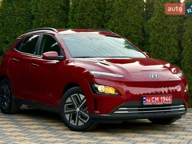 Красный Хендай Kona, объемом двигателя 0 л и пробегом 44 тыс. км за 17000 $, фото 1 на Automoto.ua