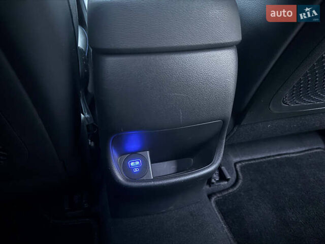 Червоний Хендай Kona, об'ємом двигуна 0 л та пробігом 104 тис. км за 20999 $, фото 24 на Automoto.ua