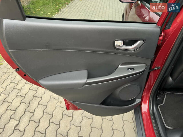 Красный Хендай Kona, объемом двигателя 0 л и пробегом 57 тыс. км за 20500 $, фото 43 на Automoto.ua