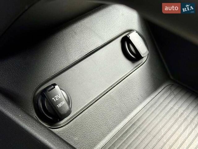 Красный Хендай Kona, объемом двигателя 0 л и пробегом 44 тыс. км за 17000 $, фото 34 на Automoto.ua