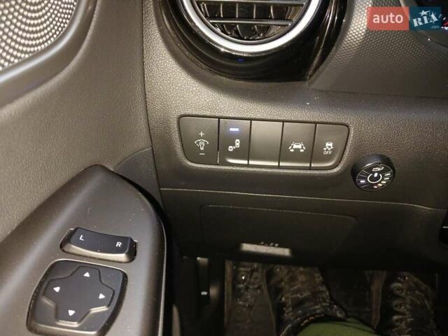 Красный Хендай Kona, объемом двигателя 2 л и пробегом 48 тыс. км за 17900 $, фото 7 на Automoto.ua