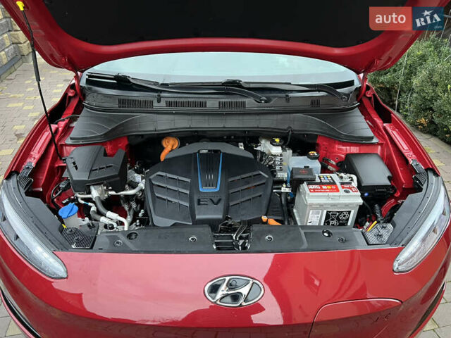 Червоний Хендай Kona, об'ємом двигуна 0 л та пробігом 57 тис. км за 19999 $, фото 40 на Automoto.ua