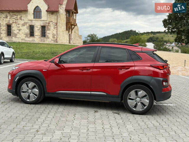 Червоний Хендай Kona, об'ємом двигуна 0 л та пробігом 80 тис. км за 18800 $, фото 9 на Automoto.ua