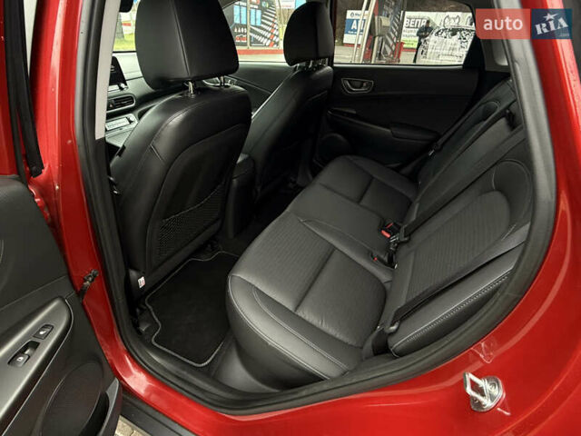Красный Хендай Kona, объемом двигателя 0 л и пробегом 86 тыс. км за 18600 $, фото 22 на Automoto.ua