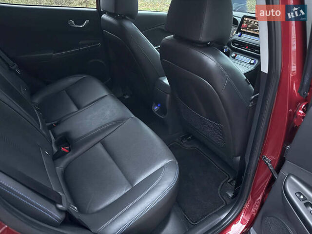 Червоний Хендай Kona, об'ємом двигуна 0 л та пробігом 104 тис. км за 20999 $, фото 21 на Automoto.ua