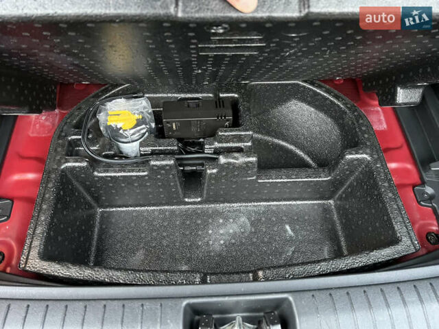 Червоний Хендай Kona, об'ємом двигуна 0 л та пробігом 57 тис. км за 19999 $, фото 43 на Automoto.ua