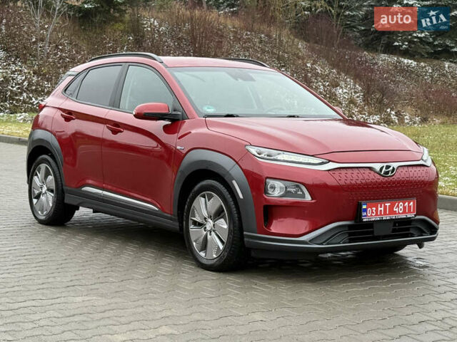 Красный Хендай Kona, объемом двигателя 0 л и пробегом 86 тыс. км за 18400 $, фото 6 на Automoto.ua