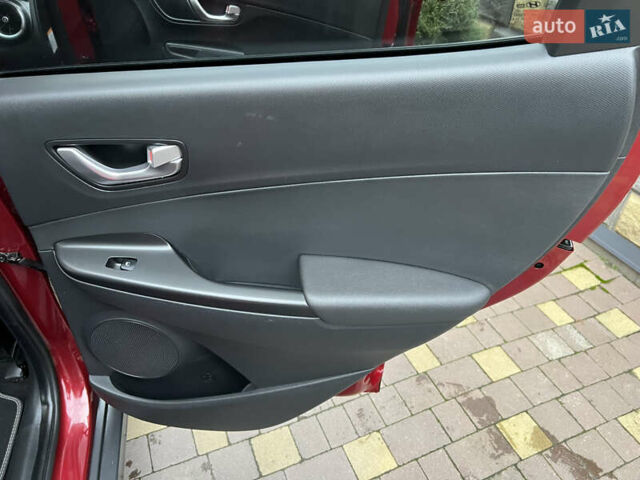 Червоний Хендай Kona, об'ємом двигуна 0 л та пробігом 57 тис. км за 19999 $, фото 37 на Automoto.ua