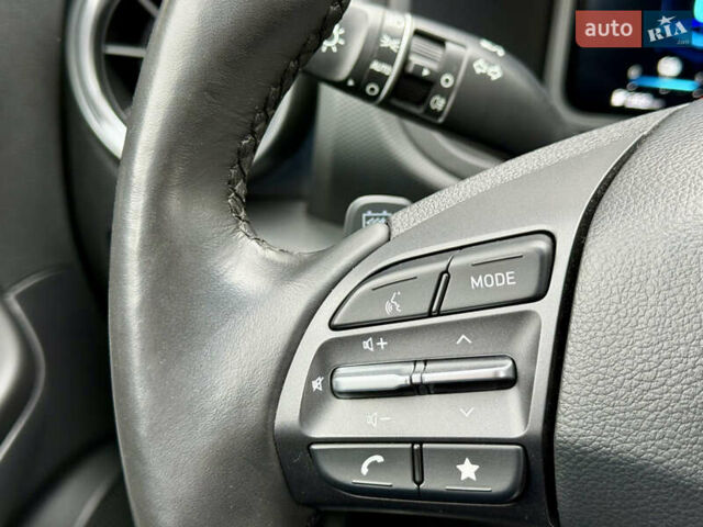 Красный Хендай Kona, объемом двигателя 0 л и пробегом 42 тыс. км за 17300 $, фото 27 на Automoto.ua