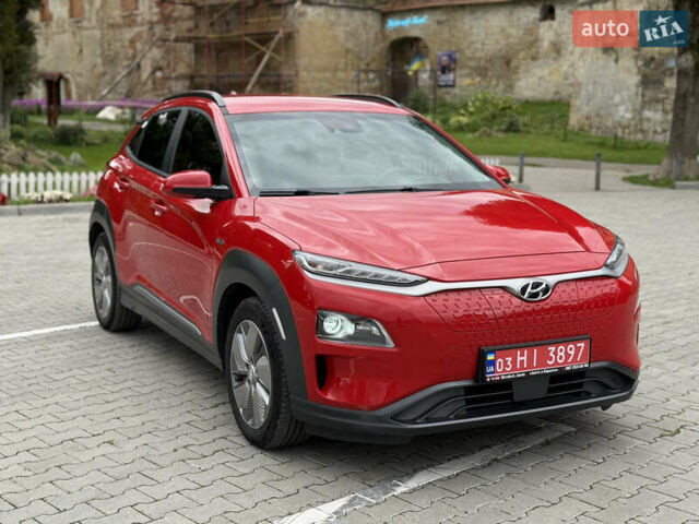 Червоний Хендай Kona, об'ємом двигуна 0 л та пробігом 80 тис. км за 18800 $, фото 4 на Automoto.ua