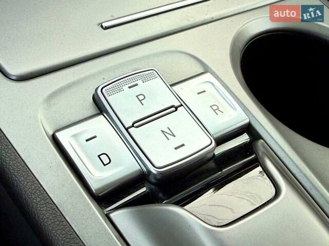 Красный Хендай Kona, объемом двигателя 0 л и пробегом 44 тыс. км за 17000 $, фото 32 на Automoto.ua