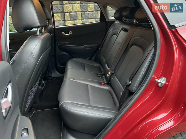 Червоний Хендай Kona, об'ємом двигуна 0 л та пробігом 57 тис. км за 19999 $, фото 23 на Automoto.ua