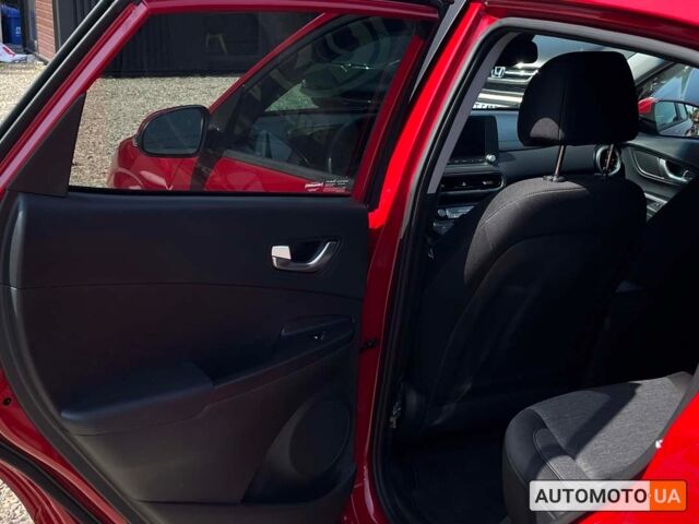 Красный Хендай Kona, объемом двигателя 64 л и пробегом 27 тыс. км за 21500 $, фото 9 на Automoto.ua