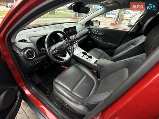 Красный Хендай Kona, объемом двигателя 0 л и пробегом 86 тыс. км за 18400 $, фото 20 на Automoto.ua