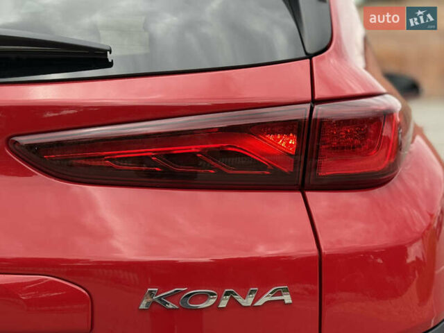 Червоний Хендай Kona, об'ємом двигуна 0 л та пробігом 80 тис. км за 18800 $, фото 13 на Automoto.ua