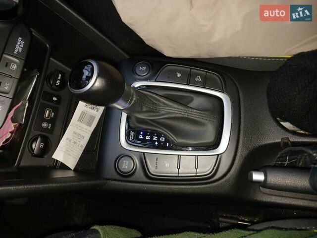 Красный Хендай Kona, объемом двигателя 2 л и пробегом 48 тыс. км за 17900 $, фото 8 на Automoto.ua