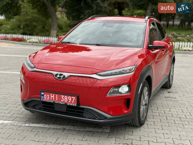 Червоний Хендай Kona, об'ємом двигуна 0 л та пробігом 80 тис. км за 18800 $, фото 2 на Automoto.ua