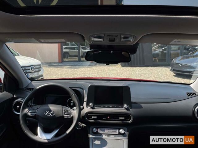 Красный Хендай Kona, объемом двигателя 64 л и пробегом 27 тыс. км за 21500 $, фото 14 на Automoto.ua