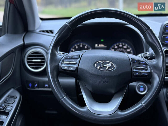 Красный Хендай Kona, объемом двигателя 2 л и пробегом 106 тыс. км за 14300 $, фото 22 на Automoto.ua