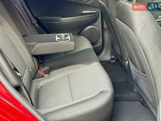 Красный Хендай Kona, объемом двигателя 0 л и пробегом 44 тыс. км за 17000 $, фото 24 на Automoto.ua