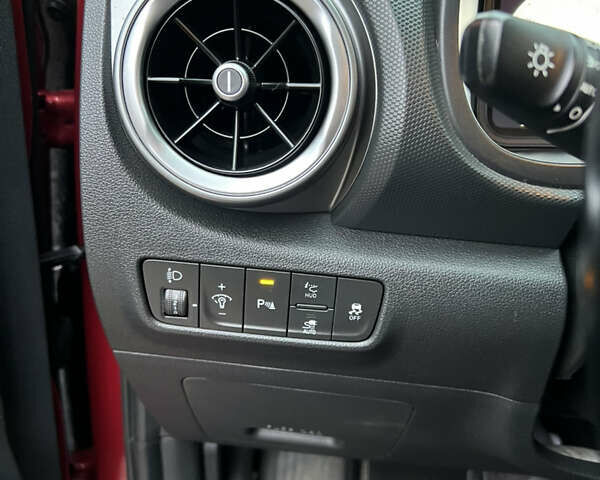 Червоний Хендай Kona, об'ємом двигуна 0 л та пробігом 57 тис. км за 19999 $, фото 32 на Automoto.ua