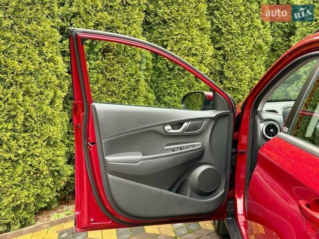 Красный Хендай Kona, объемом двигателя 0 л и пробегом 33 тыс. км за 16999 $, фото 15 на Automoto.ua