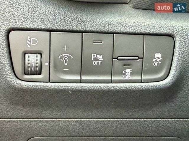 Красный Хендай Kona, объемом двигателя 0 л и пробегом 33 тыс. км за 16999 $, фото 26 на Automoto.ua