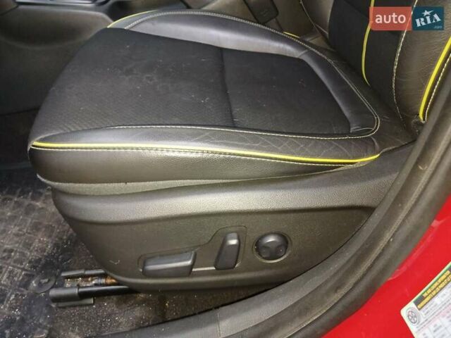 Красный Хендай Kona, объемом двигателя 2 л и пробегом 48 тыс. км за 17900 $, фото 4 на Automoto.ua