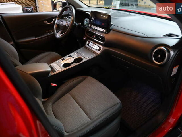 Красный Хендай Kona, объемом двигателя 0 л и пробегом 53 тыс. км за 17500 $, фото 34 на Automoto.ua