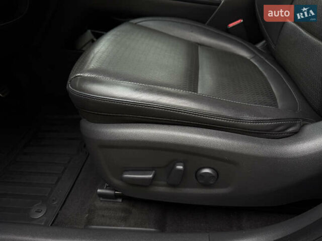 Червоний Хендай Kona, об'ємом двигуна 0 л та пробігом 80 тис. км за 18800 $, фото 18 на Automoto.ua