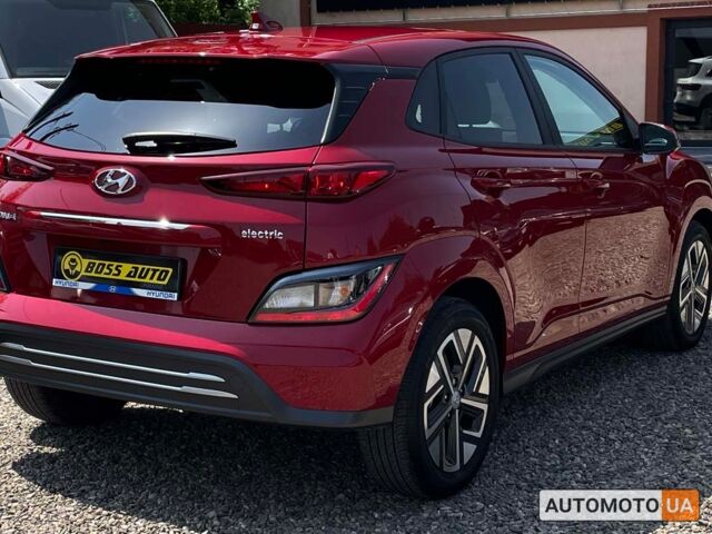 Красный Хендай Kona, объемом двигателя 64 л и пробегом 27 тыс. км за 21500 $, фото 5 на Automoto.ua