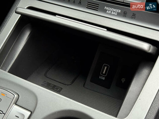 Червоний Хендай Kona, об'ємом двигуна 0 л та пробігом 80 тис. км за 18800 $, фото 33 на Automoto.ua