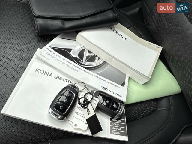 Красный Хендай Kona, объемом двигателя 0 л и пробегом 86 тыс. км за 18400 $, фото 33 на Automoto.ua