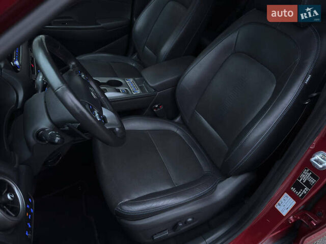 Червоний Хендай Kona, об'ємом двигуна 0 л та пробігом 104 тис. км за 20999 $, фото 14 на Automoto.ua