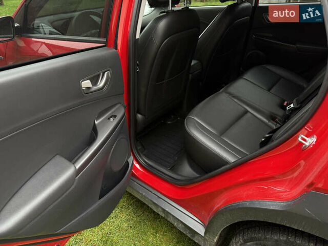 Червоний Хендай Kona, об'ємом двигуна 0 л та пробігом 80 тис. км за 18800 $, фото 25 на Automoto.ua