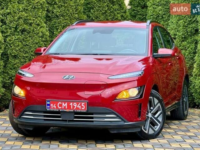 Красный Хендай Kona, объемом двигателя 0 л и пробегом 33 тыс. км за 16999 $, фото 2 на Automoto.ua