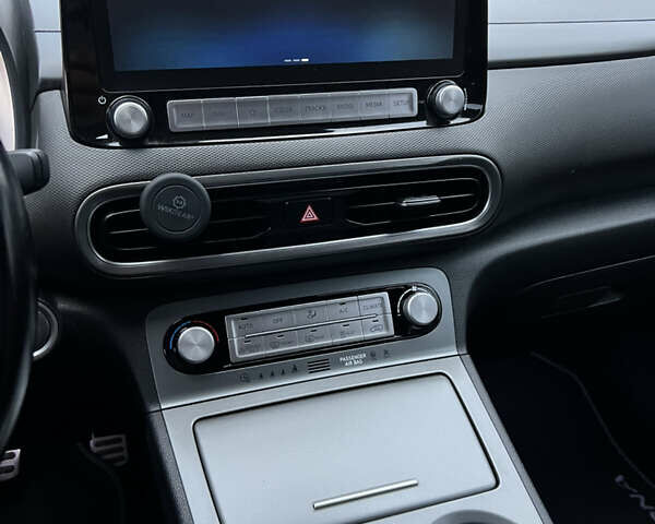 Червоний Хендай Kona, об'ємом двигуна 0 л та пробігом 57 тис. км за 19999 $, фото 30 на Automoto.ua