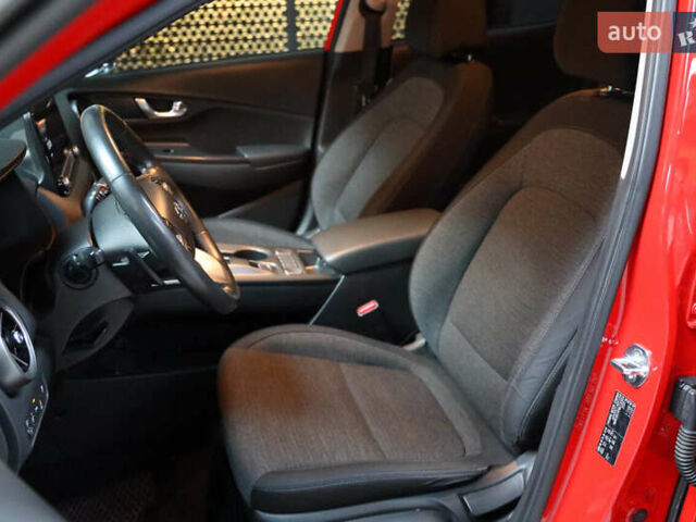 Красный Хендай Kona, объемом двигателя 0 л и пробегом 53 тыс. км за 17500 $, фото 16 на Automoto.ua
