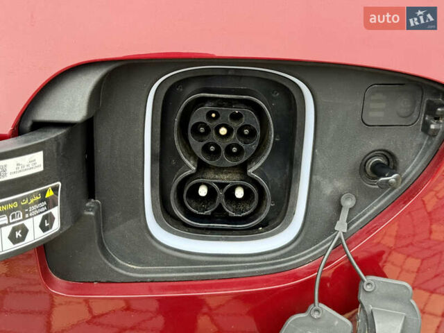 Красный Хендай Kona, объемом двигателя 0 л и пробегом 42 тыс. км за 17300 $, фото 36 на Automoto.ua