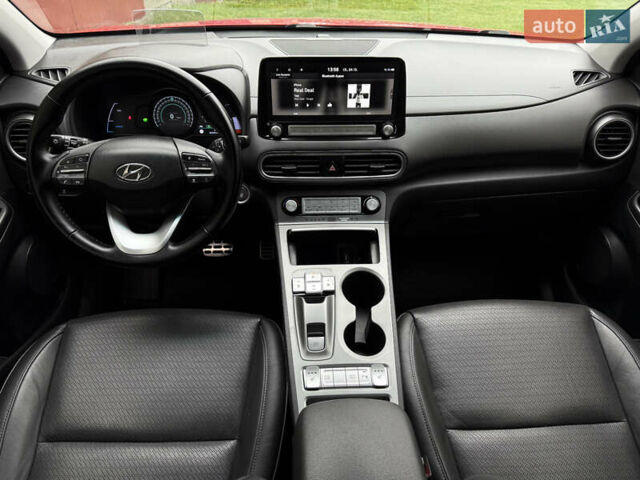 Червоний Хендай Kona, об'ємом двигуна 0 л та пробігом 80 тис. км за 18800 $, фото 27 на Automoto.ua