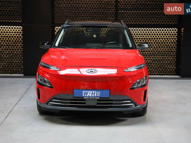 Красный Хендай Kona, объемом двигателя 0 л и пробегом 53 тыс. км за 17500 $, фото 1 на Automoto.ua