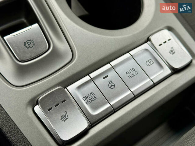 Красный Хендай Kona, объемом двигателя 0 л и пробегом 42 тыс. км за 17300 $, фото 32 на Automoto.ua