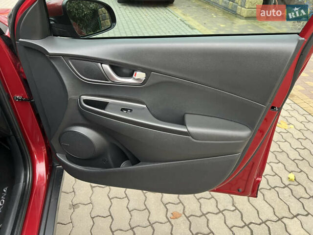 Красный Хендай Kona, объемом двигателя 0 л и пробегом 57 тыс. км за 20500 $, фото 44 на Automoto.ua