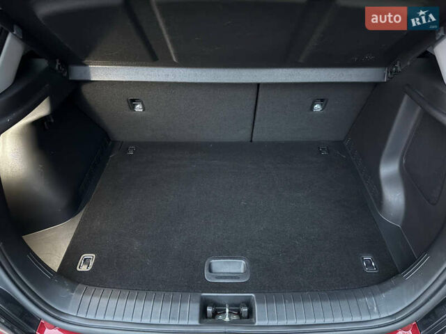 Червоний Хендай Kona, об'ємом двигуна 0 л та пробігом 104 тис. км за 20999 $, фото 25 на Automoto.ua