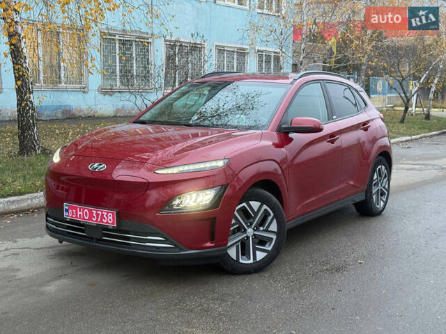 Червоний Хендай Kona, об'ємом двигуна 0 л та пробігом 104 тис. км за 20999 $, фото 4 на Automoto.ua