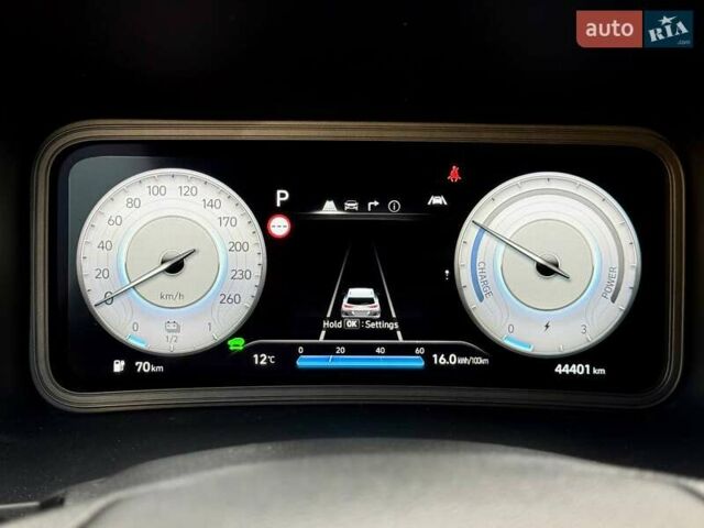 Красный Хендай Kona, объемом двигателя 0 л и пробегом 44 тыс. км за 17000 $, фото 5 на Automoto.ua