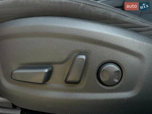 Червоний Хендай Kona, об'ємом двигуна 0 л та пробігом 113 тис. км за 19900 $, фото 76 на Automoto.ua