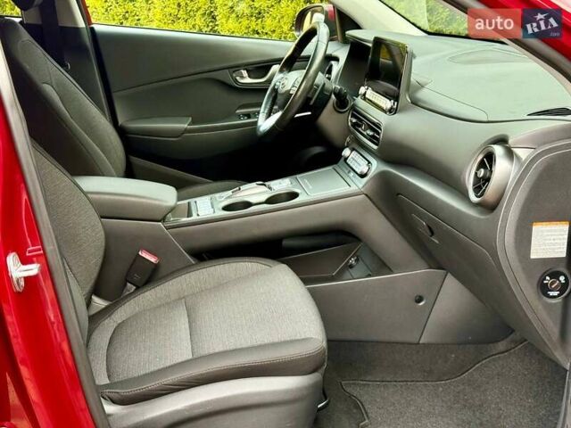 Красный Хендай Kona, объемом двигателя 0 л и пробегом 44 тыс. км за 17000 $, фото 26 на Automoto.ua