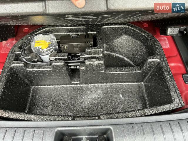 Красный Хендай Kona, объемом двигателя 0 л и пробегом 57 тыс. км за 20500 $, фото 51 на Automoto.ua